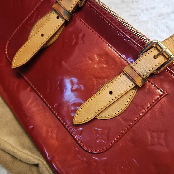 Elegant Red Designer Handbag - Picture 8 of 15